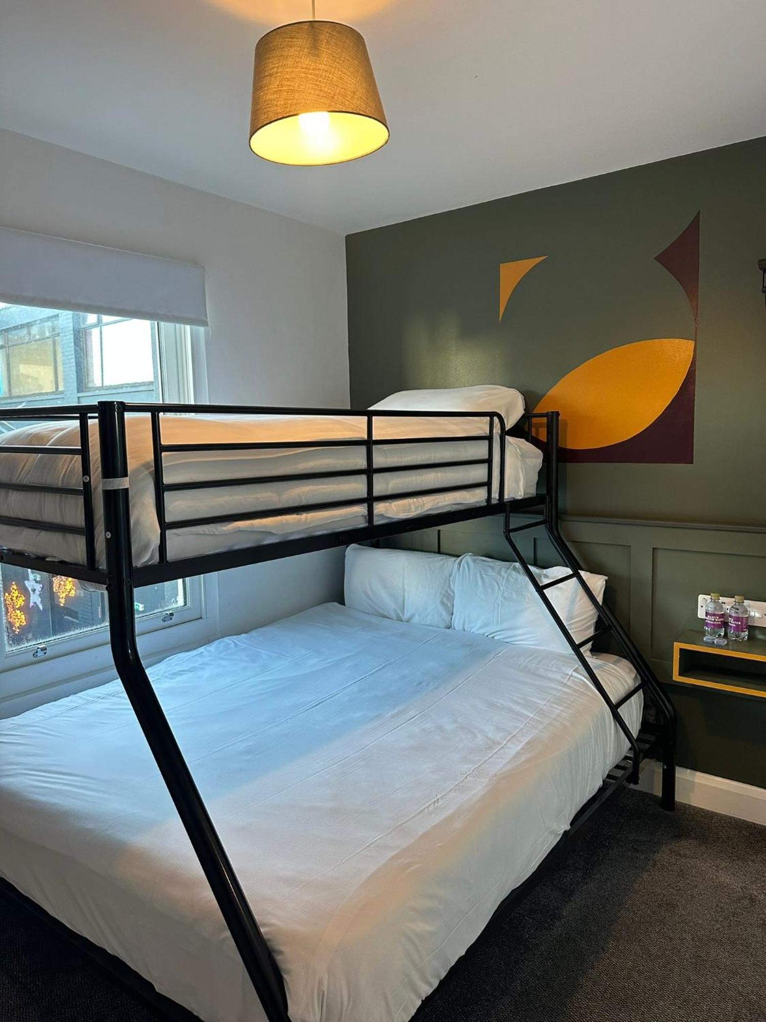 Mary Mullen'S Rooms Eyre Square. Galway Kültér fotó